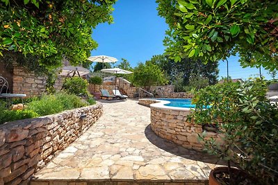 Villa mit Meerblick und Pool