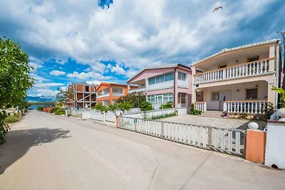 Ferienwohnung mit Klimaanlage und Balkon