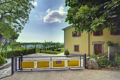 Villa mit Pool und Panoramablick