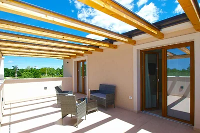 Villa mit Pool und Klimaanlage