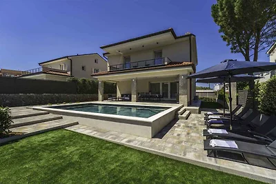 Villa Mit einem schönen Pool