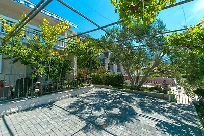 Ferienwohnung mit Klimaanlage und Balkon