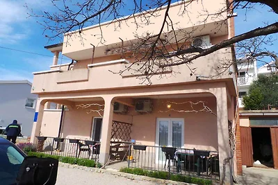 Ferienwohnung mit Terrasse und Klimaanlage