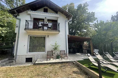 Ferienhaus an ruhiger Lage mit Pool