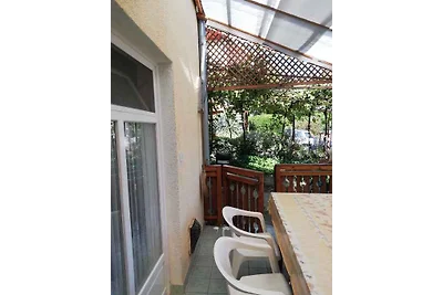 Ferienhaus mit Terrasse und Garten
