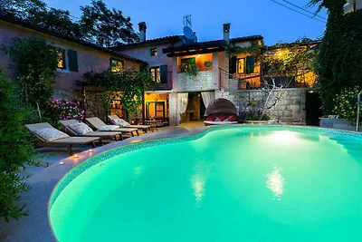 Villa mit Schwimmbad und Klimaanlage