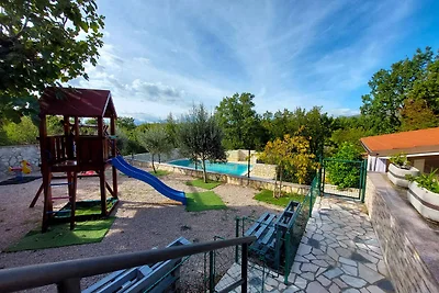 Ferienwohnung mit Balkon und Pool