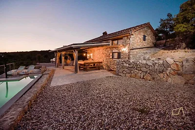 FerienHaus mit Pool und Meerblick auf Krk