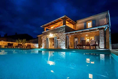 Villa mit Klimaanlage und Pool