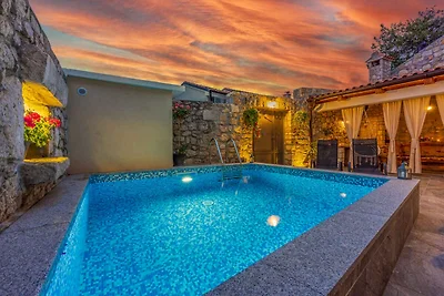 Ferienhaus mit Pool, Sauna und Grill