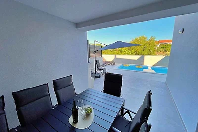 Ferienwohnung mit Klimaanlage und Pool