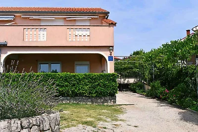 Ferienwohnung mit Terrasse und Grill