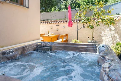 Villa mit Meerblick und eigenem Whirlpool