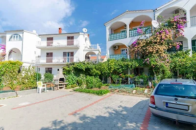 Ferienwohnung mit Parkplatz und Grill