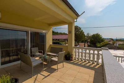 Ferienhaus mit Pool und Klimaanlage