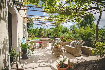 Villa mit Pool und Klimaanlage