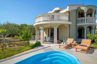 Ferienhaus mit Klimaanlage und Aussenpool