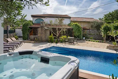 Ferienhaus mit Schwimmbad, Whirlpool und