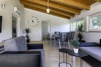 Ferienhaus mit Whirlpool in Strandnähe