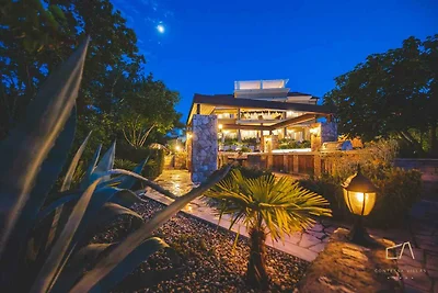 Ferienwohnung mit Balkon, Klimaanlage und