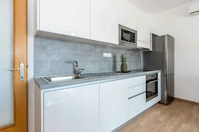Ferienwohnung mit Balkon und Pool