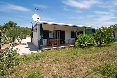 Gemütliche Ferienwohnung Mirna in Rogoznica m