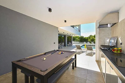 Villa mit Klimaanlage und Pool