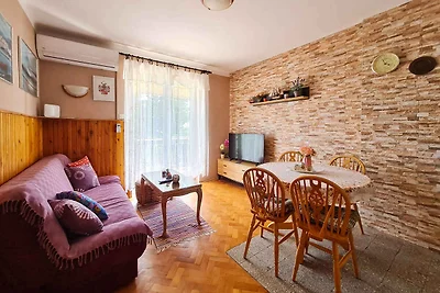 Ferienwohnung mit Klimaanlage und Balkon