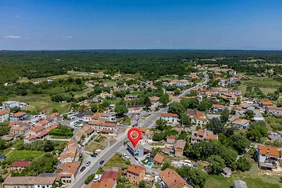 Villa mit Swimmingpool und Grillplatz