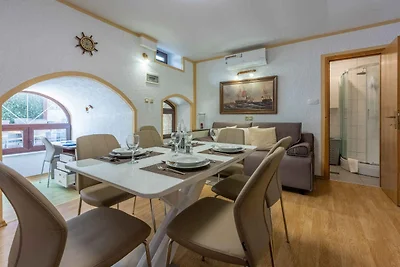 Ferienhaus mit Klimaanlage und Aussenpool