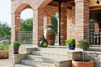Villa mit Pool und schöner Aussicht