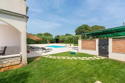 Villa mit drei separaten Apartments