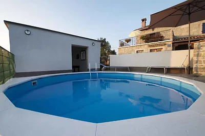 Ferienhaus in ruhiger Lage mit Pool