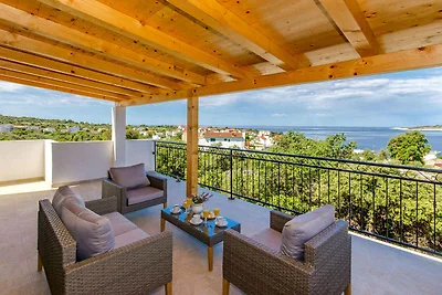 Ferienhaus mit Pool und Grill