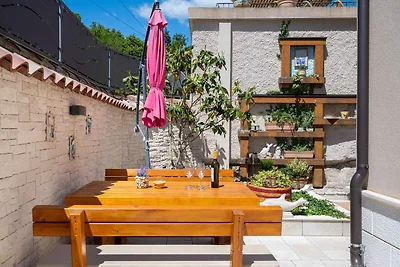 Villa mit Meerblick und eigenem Whirlpool