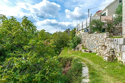 Ferienhaus mit Pool und Klimaanlage
