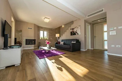 Villa mit Pool und Klimaanlage