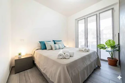 Ferienwohnung mit Klimaanlage und Balkon