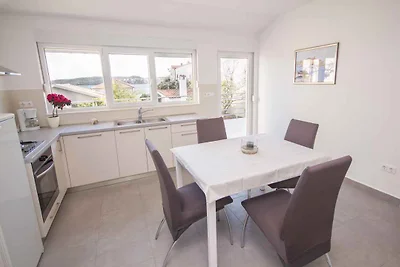 Ferienwohnung mit Pool und 80 m zum Strand