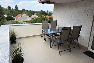 Ferienwohnung mit Balkon und Ausblick auf den