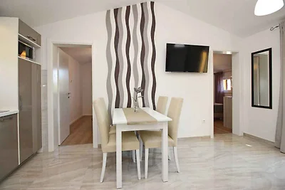 Ferienwohnung modern eingerichtet nur 300 m v