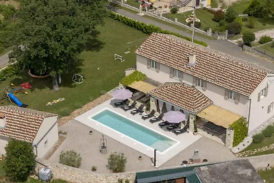 Ferienhaus mit Klimaanlage und Pool