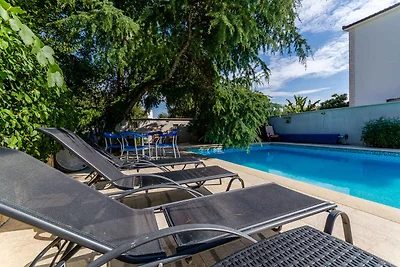 Ferienwohnung mit Swimmingpool und Balkon