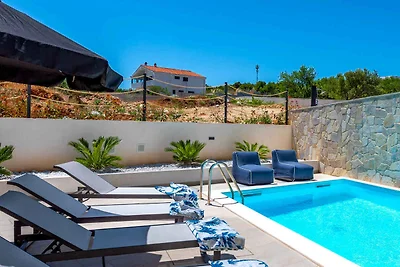 Traumhafte Villa Navy Lemon in Vodice mit pri
