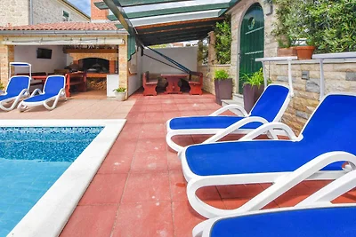 Ferienwohnung mit Pool und Klimaanlage