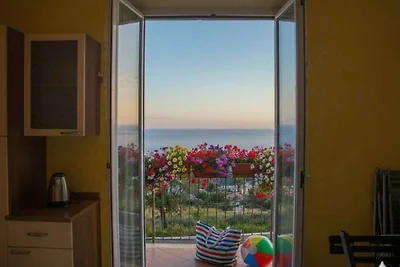 Ferienwohnung mit Klimaanlage und Balkon mit