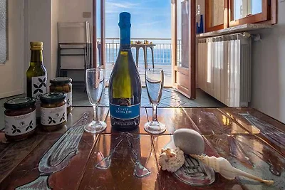 Ferienwohnung mit Balkon mit Meerblick