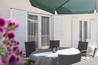 Ferienwohnung mit zwei Bäder und Terrasse