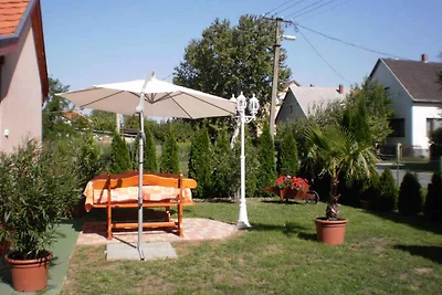 Ferienwohnung mit Garten, Balkon und