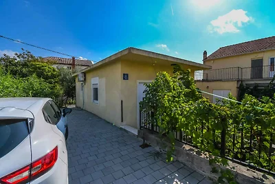 Gemütliche Ferienwohnung in Kaštel Štafilić m